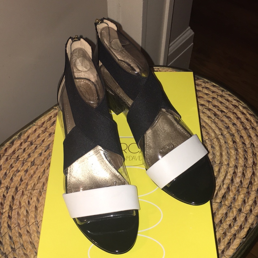NWT Circa Joan & David CJValley Sandals